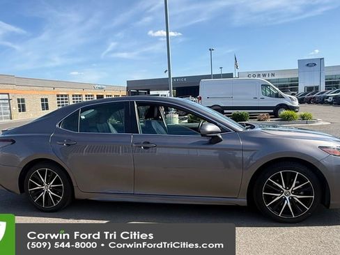 Used 2021 Toyota Camry SE FWD image 8