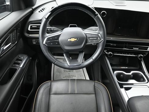 Used 2025 Chevrolet Traverse High Country w/ LPO, Floor Liner Package AWD/4WD image 15