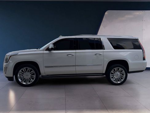 Used 2018 Cadillac Escalade ESV Platinum RWD image 2