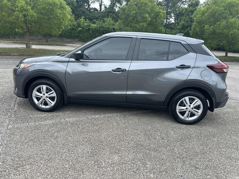 Certified 2025 Nissan Kicks Play S FWD image 4