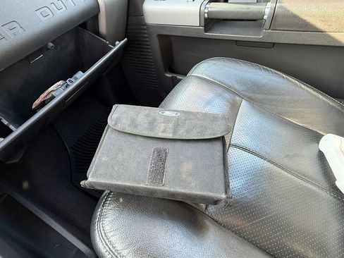 Used 2013 Ford F250 Lariat w/ Lariat Chrome Pkg image 26