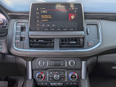 Used 2023 GMC Yukon SLT w/ SLT Luxury Package image 18