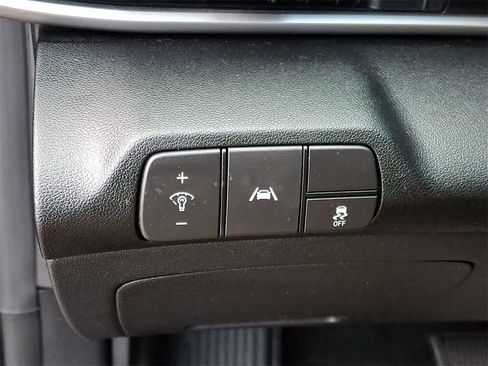 Used 2023 Hyundai Elantra SEL w/ Convenience Package image 24