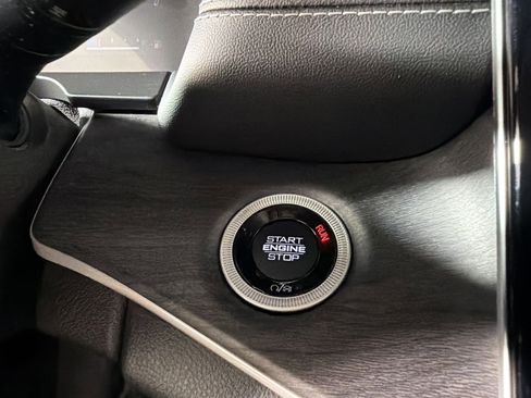 Used 2022 Jeep Grand Cherokee Limited image 26