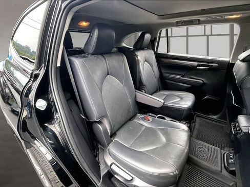 Used 2021 Toyota Highlander Platinum AWD/4WD image 27