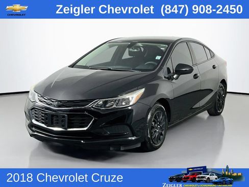 Used 2018 Chevrolet Cruze LS FWD image 1