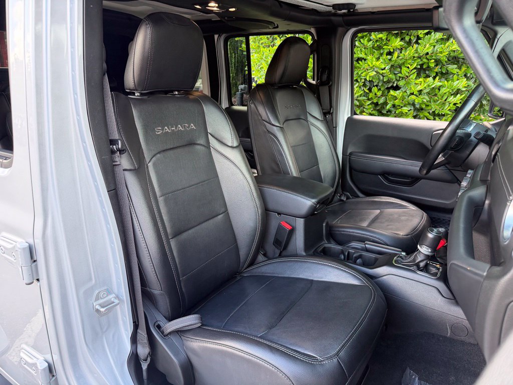 Used 2023 Jeep Wrangler Unlimited Sahara w/ Cold Weather Group AWD/4WD image 35