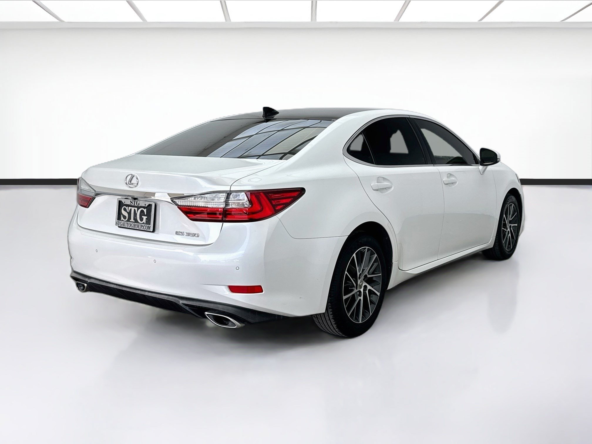 Used 2016 Lexus ES 350 w/ Navigation System Package FWD image 4