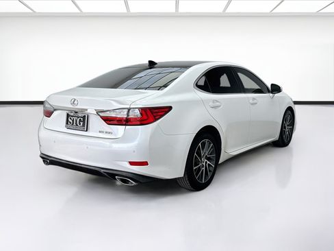 Used 2016 Lexus ES 350 w/ Navigation System Package FWD image 4
