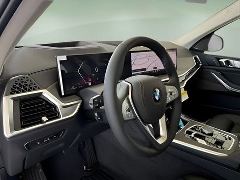 Used 2026 BMW X7 xDrive40i w/ Premium Package image 23