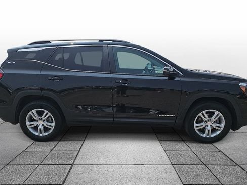 Used 2023 GMC Terrain SLE w/ Driver Convenience Package FWD image 4