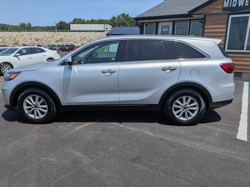 Used 2019 Kia Sorento AWD V6 image 3
