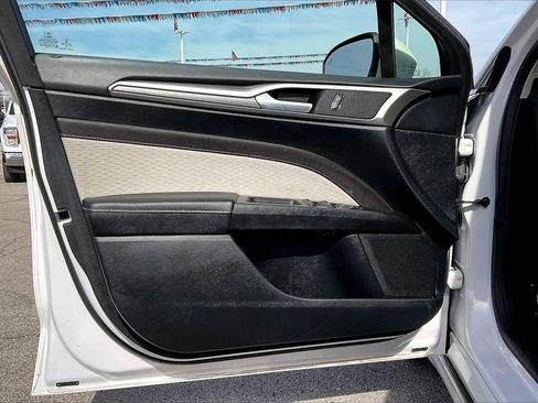 Used 2019 Ford Fusion SE w/ Equipment Group 151A image 18