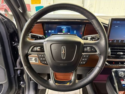 Used 2023 Lincoln Navigator Reserve w/ Monochromatic Package image 13