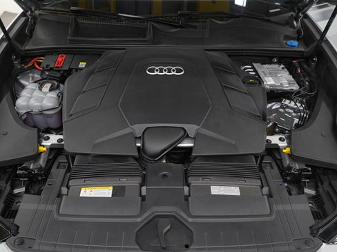 Used 2022 Audi Q8 Premium w/ Convenience Package AWD/4WD image 33