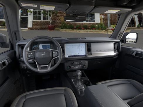 New 2025 Ford Bronco Outer Banks image 9