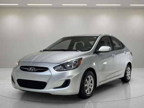 Used 2013 Hyundai Accent GLS image 11