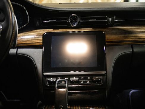 Used 2019 Maserati Quattroporte S Q4 AWD/4WD image 17