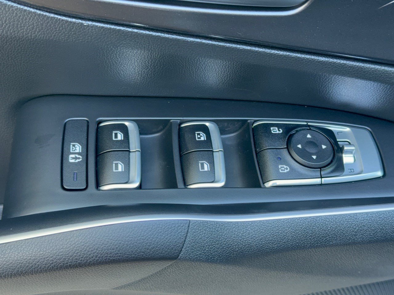 Used 2023 Kia Sorento LX FWD image 15