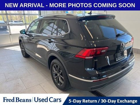 Used 2022 Volkswagen Tiguan SE w/ Panoramic Sunroof Package AWD/4WD image 3