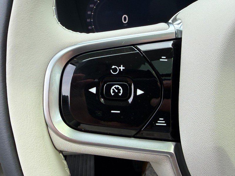 New 2027 Volvo XC90 B6 Ultra AWD/4WD image 14