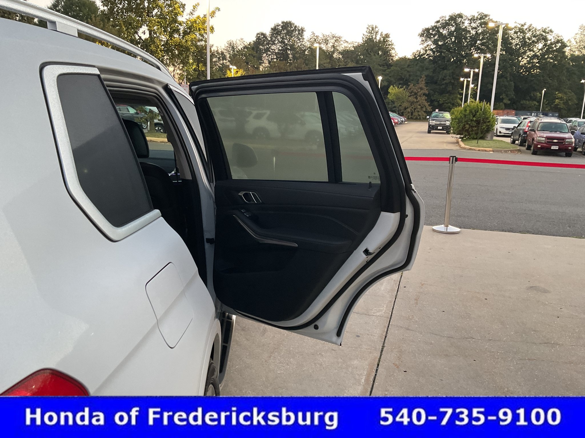 Used 2022 BMW X7 xDrive40i w/ Executive Package AWD/4WD image 22