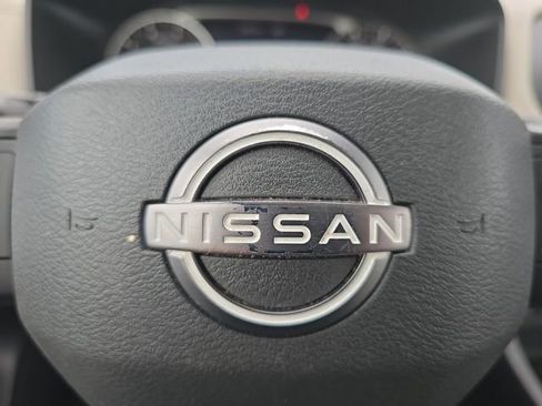 Used 2025 Nissan Rogue SV FWD image 5