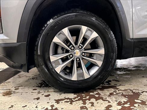 Used 2025 Chevrolet Equinox LT AWD/4WD image 2