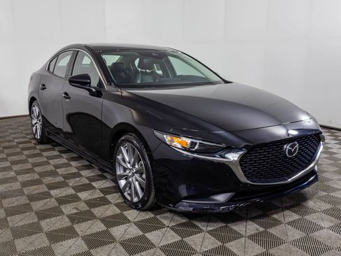 Used 2020 MAZDA MAZDA3 Sedan w/ Select Package FWD image 9