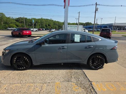 Used 2026 Nissan Sentra SR w/ Floor Mat Package FWD image 7
