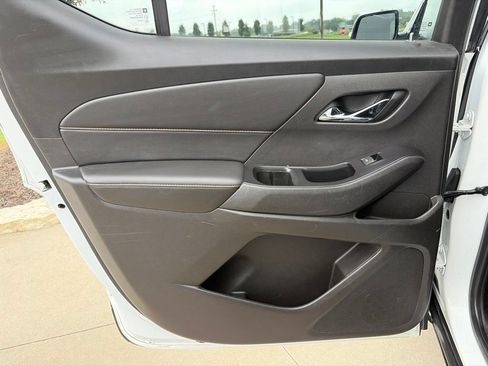Used 2018 Chevrolet Traverse LT AWD/4WD image 40