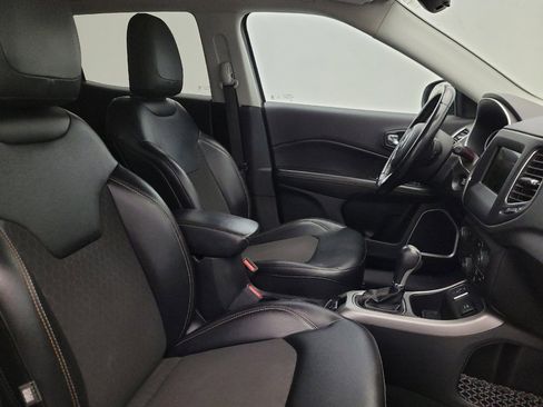 Used 2020 Jeep Compass Latitude FWD image 21
