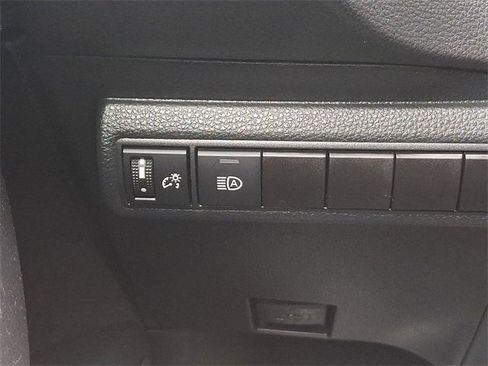 Used 2021 Toyota Corolla LE w/ Carpet Mat Package (TMS) image 24