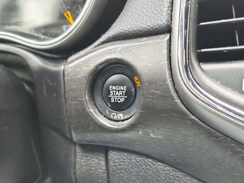 Used 2018 Jeep Grand Cherokee Laredo image 14