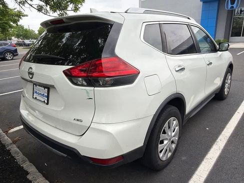 Used 2017 Nissan Rogue S w/ S Appearance Package AWD/4WD image 8
