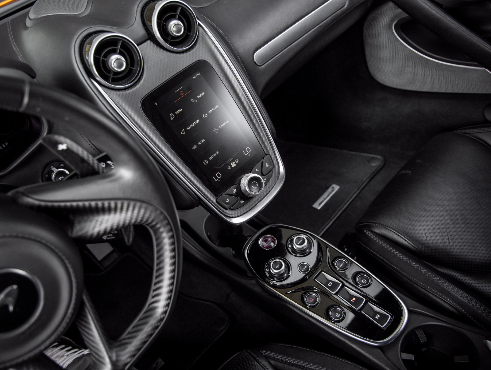 Used 2022 McLaren GT RWD image 32
