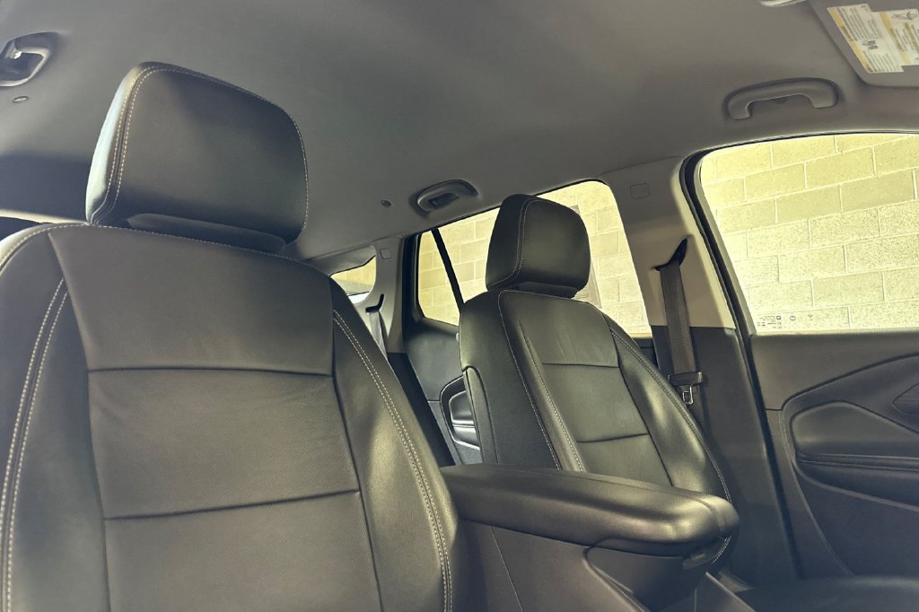 Used 2024 GMC Terrain SLT AWD/4WD image 20