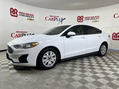 Used 2020 Ford Fusion S FWD image 3