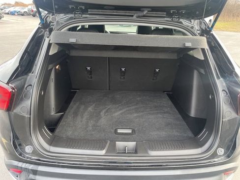 Used 2024 Chevrolet Trax LT w/ LT Convenience Package image 21