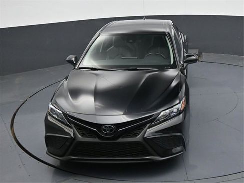 Used 2024 Toyota Camry SE image 18