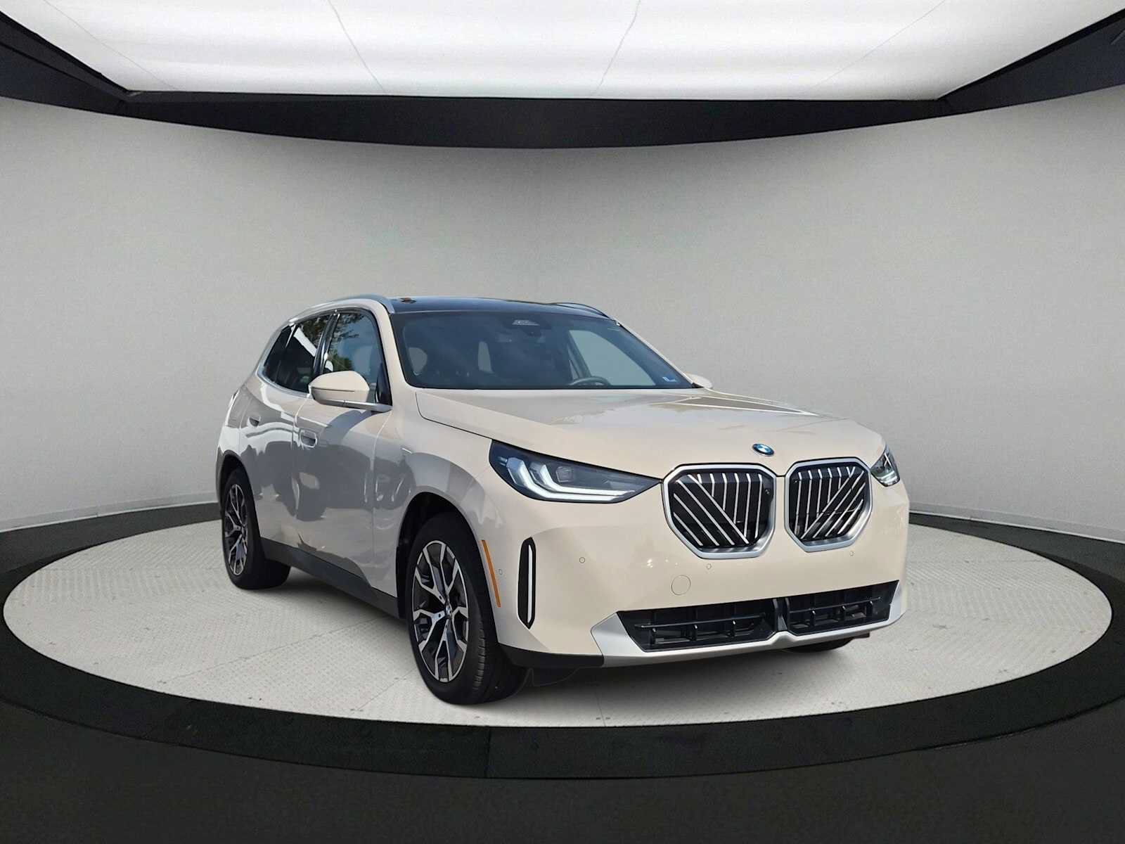 Used 2026 BMW X3 xDrive30i w/ Premium Package AWD/4WD image 2