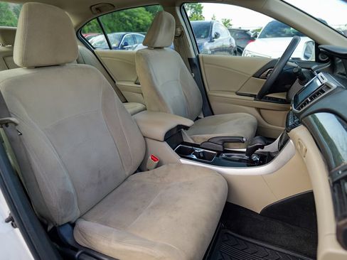 Used 2016 Honda Accord EX image 36
