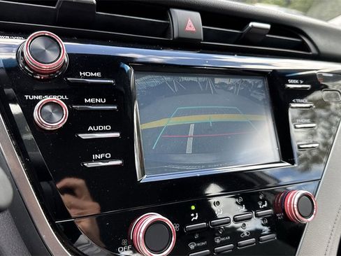 Used 2018 Toyota Camry L image 50