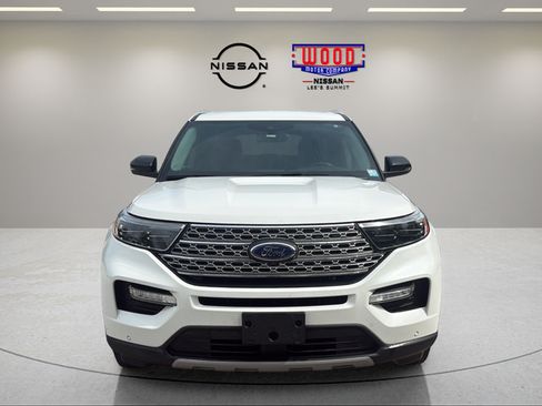 Used 2022 Ford Explorer Limited w/ Equipment Group 301A AWD/4WD image 12