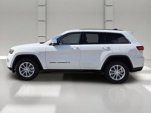 Used 2022 Jeep Grand Cherokee Laredo E AWD/4WD image 2