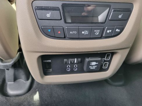 Used 2020 Honda Pilot Touring image 31