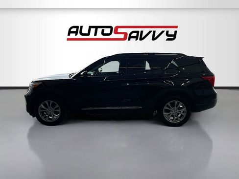 Used 2024 Ford Explorer XLT w/ Equipment Group 202A image 4