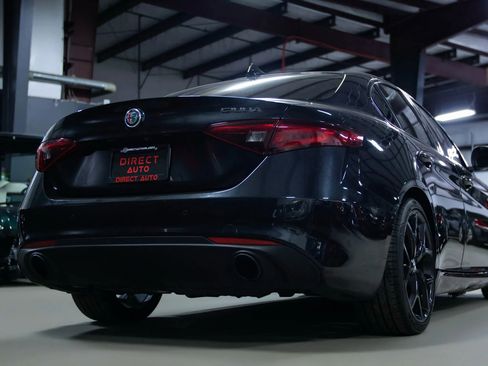 Used 2020 Alfa Romeo Giulia w/ Nero Edizione image 10