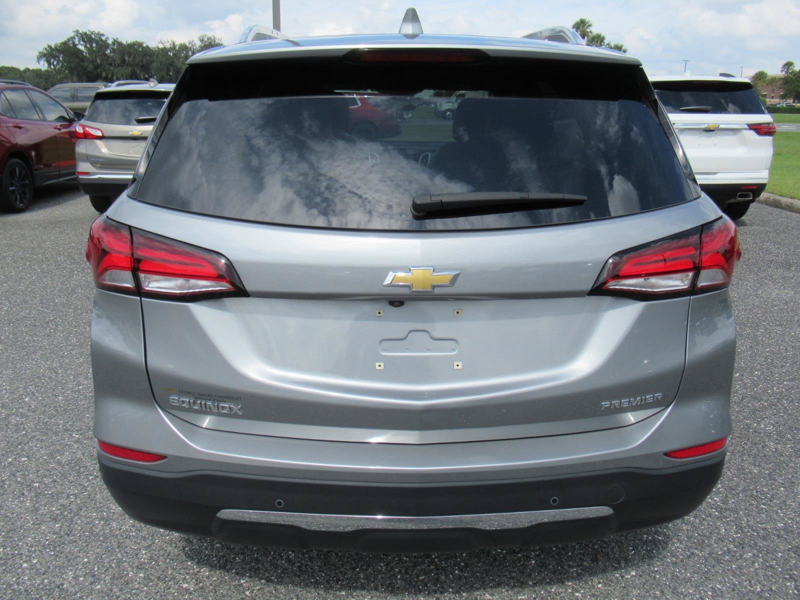 Used 2024 Chevrolet Equinox Premier FWD image 6
