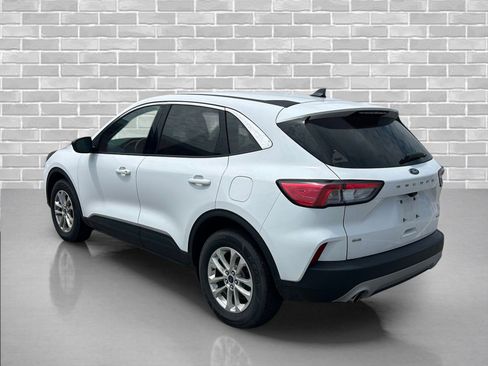 Used 2022 Ford Escape SE w/ Cold Weather Package AWD/4WD image 3